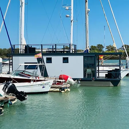 Botel Houseboat Cadiz El Puerto - Casa Flotante